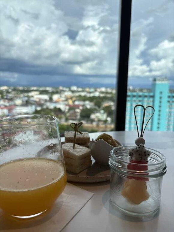 メリアチェンマイのクラブラウンジ（アフタヌーンティー）