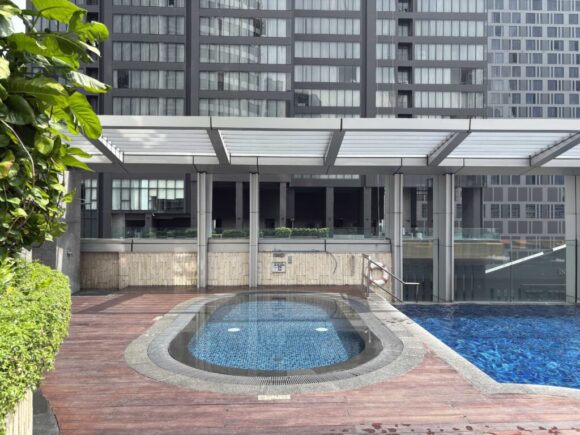 バンコク・マリオットホテル・スクンビットの館内施設のプール（7階）