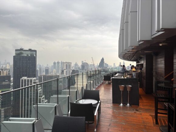 Octave Rooftop Lounge and Bar（49階）の雰囲気やメニュー＆注意点