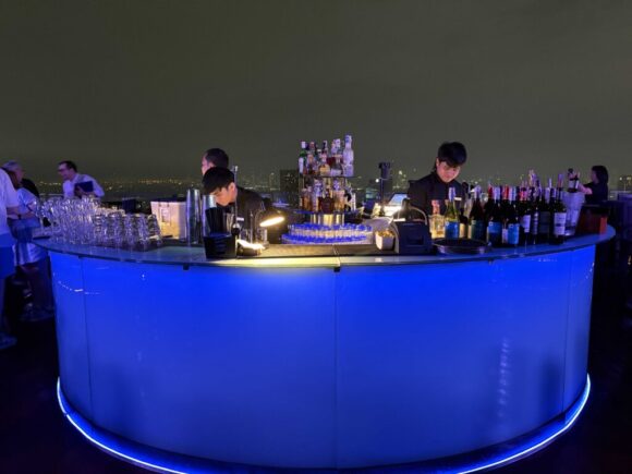 Octave Rooftop Lounge and Bar（49階）の雰囲気やメニュー＆注意点