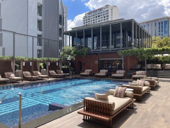 メリアチェンマイのプール(2階)