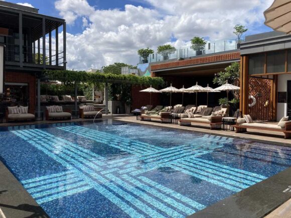 メリアチェンマイのプール(2階)