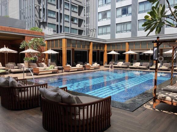 メリアチェンマイのプール(2階)